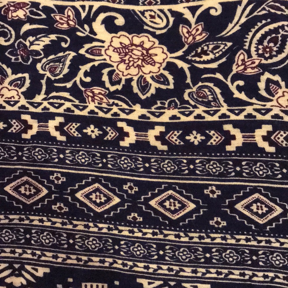 Patterned Tank Top - Picture 2 of 4